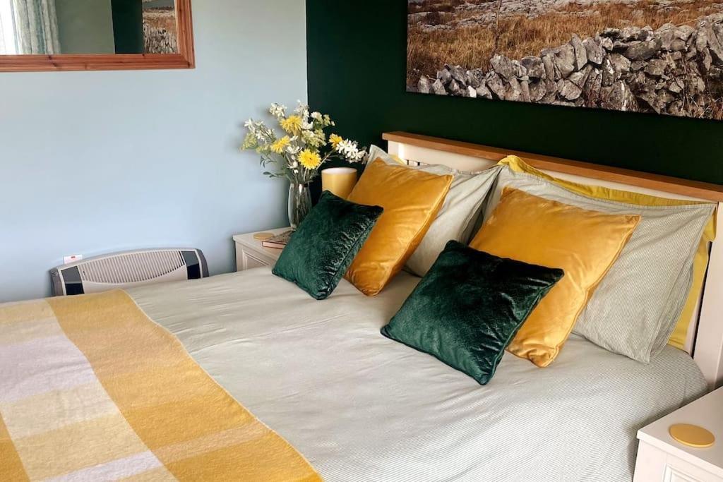 The Apartment At Burkedale House Corofin  Buitenkant foto